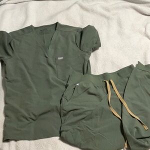 Figs Technical Collection in Forest Green